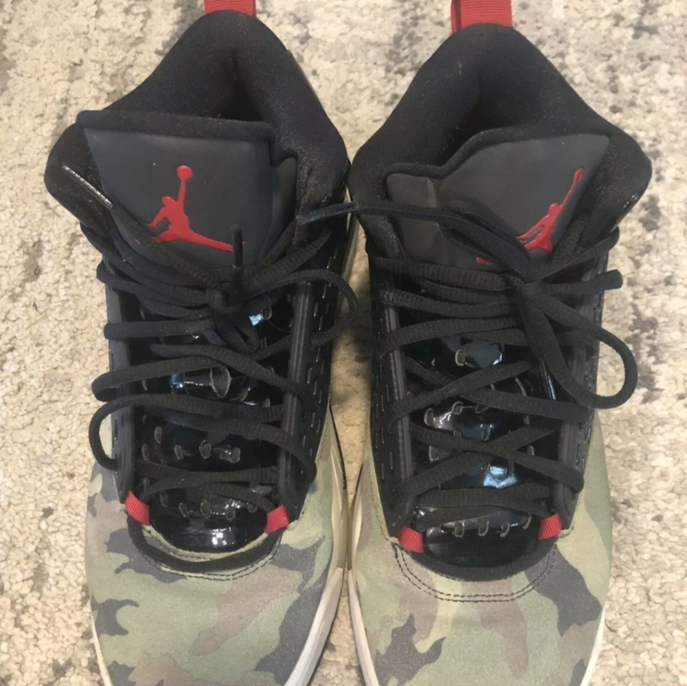 Used jordan maxinn shoes size 10